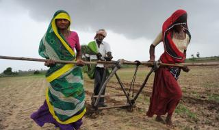 2012年傲虎国几的 2012各省gdp排名